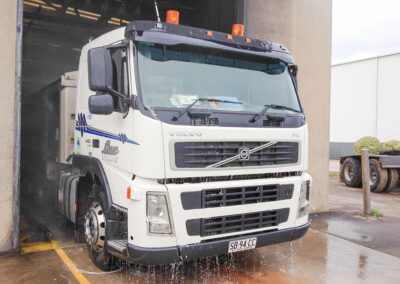 Peppers Truck Wash - dripping clean